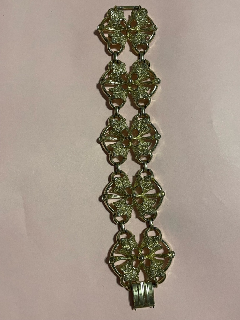 Vintage Gold Tone Costume Bracelet #9372